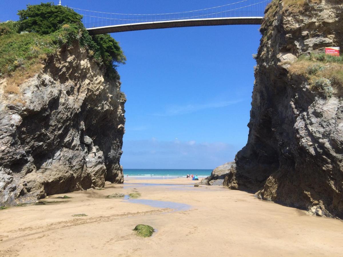 Palace Surf Lodge New Quay エクステリア 写真