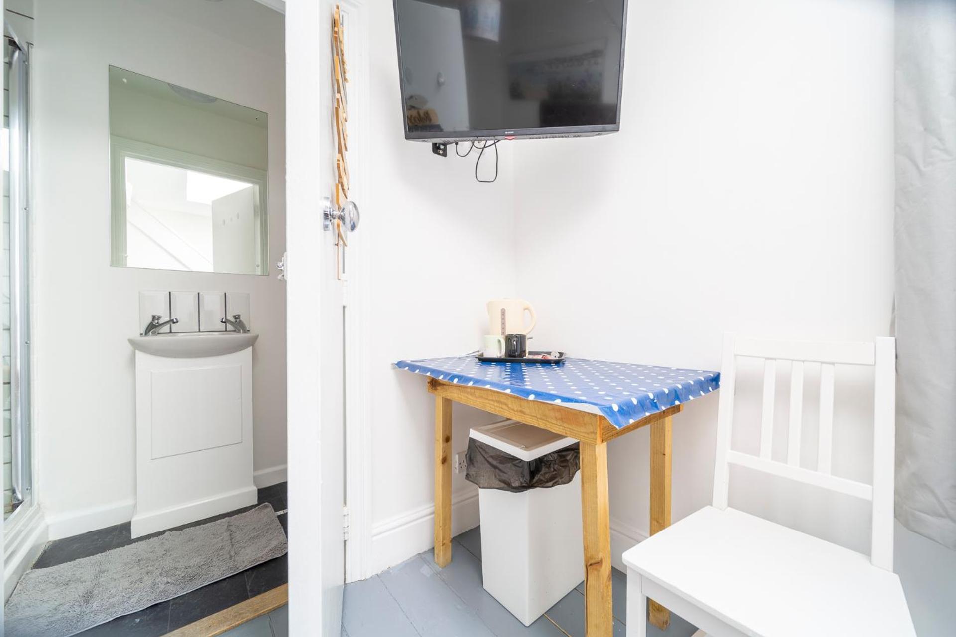 Palace Surf Lodge New Quay エクステリア 写真